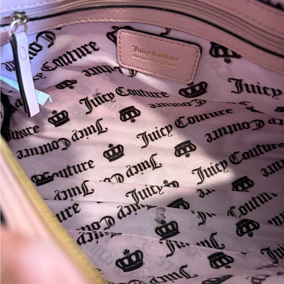 Beautiful JUICY COUTURE JUICY LOVERS CLUB BOWLER LIQUORICE PINK XBODY Bag - Picture 12 of 16